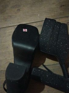 SSS Glittery Heel Just In Your Budget...