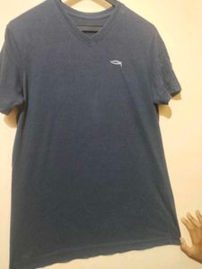 Men&#39;s V-Neck T-Shirt