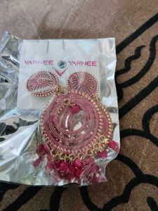 Varnee Earrings - Brand New!