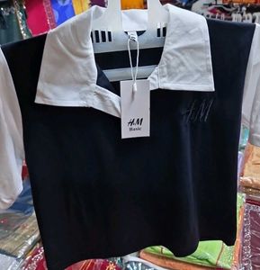H&amp;M Contrast Collar Top