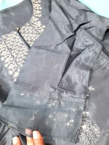 Elegant Embroidered Kurta