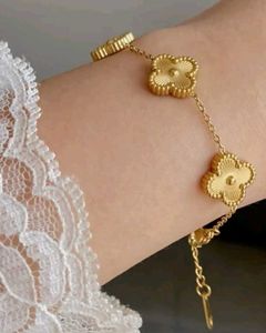 Clover Pendant Necklace