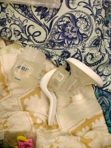 Avent Manual Breast Pump &amp; Bottle