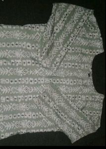 I Am Selling  Bandhni Kurti  Free Earings