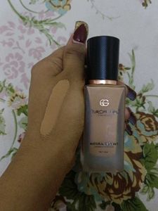 Europe Girl Natural Radiant Longwear Foundation