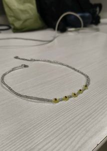 Handmade floral beaded daisy necklace