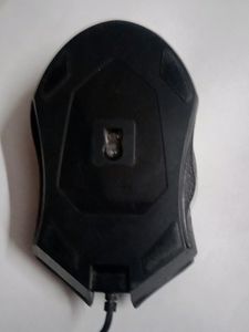 wierd gaming mouse with RGB light Cable 1.8 Meter
