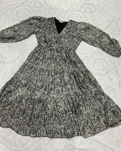 Women FIERCE SNAKE PRINT FLOWY DRESS ( SIZE 2XL)