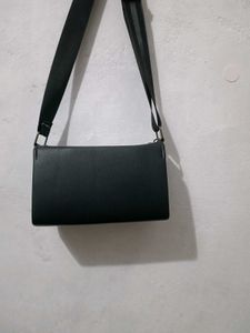 Chic Black Crossbody/sling Bag