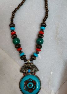 Trendy Neckpiece