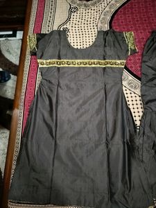 Silk Suit Set For Sale In Good Condition