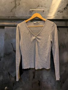 MANGO Women&#39;s Grey Top!