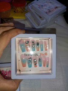 Romantic Myth Press-On Nails