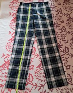 Green Plaid Pants - Classic Style