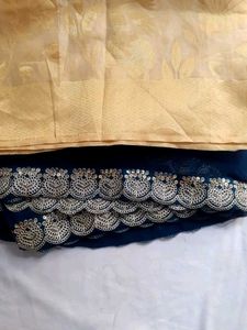 Elegant Navy Blue Saree With Golden Blouse Fabric