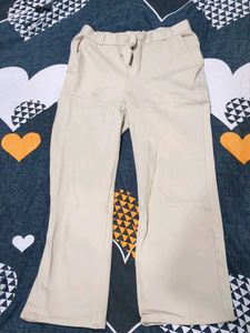 The Essential Cream Pant