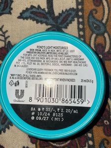 Pond&#39;s Light Moisturiser