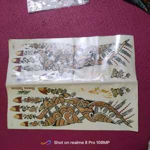 Saachi Sia Hand Tattoo