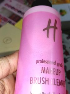Makeup Brush Remover