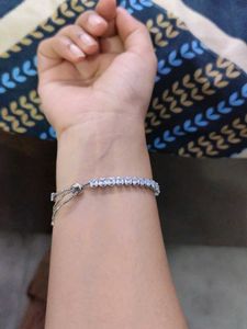 A New Versatile Tennis Bracelet
