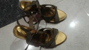 METRO SPARKLING HEELS