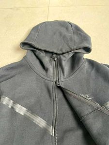 NIKE TECH FLEECE
