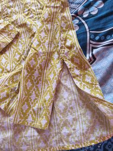 Max Short Kurti - Mustard &amp; White