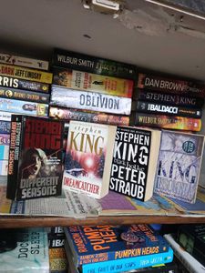 New Book Set Narnia And Danielle Steel Rs600 Each.