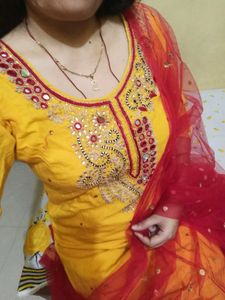 Yellow Suit3 Mirror Work