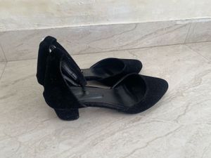 Marc Loire Black Heels