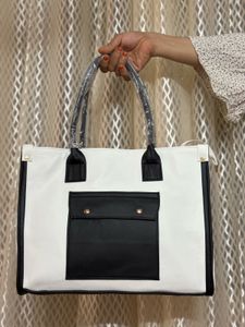 Chic Tote Bag