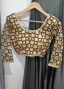 Elegant Saree And Blouse Set