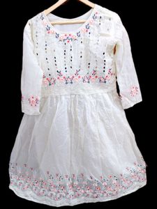 Floral Embroidered Linen Set