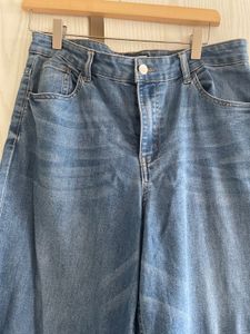 Straight Jeans