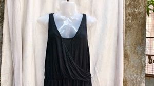 12221. Black Sleeveless Dress