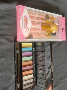 Beauty Brush N Eye Shadow Palette