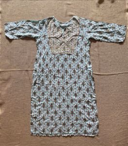Sequinned Neck Kurti