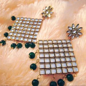Kundan Small Stone Earrings