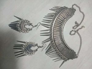 Necklace &amp; Earring Set