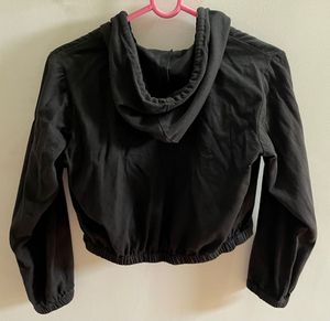 Cropped Black Jacket With Cap
