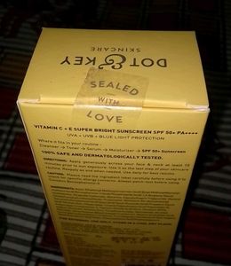 Dot&amp;Key combo Vitaminc Sunscreen and face wash
