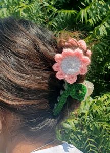 Crochet floral claw clip