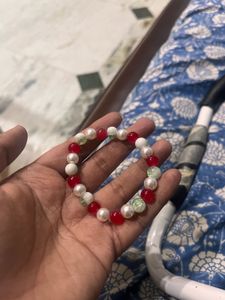 christmas 🤶 Beaded Bracelet: Red, White & Green