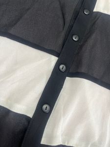 Black &amp; White  Fit Striped Shirt