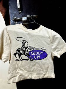 Shania Twain 'Giddy Up!' Crop Tee