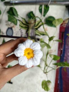Crochet Daisy Flower Hairclip