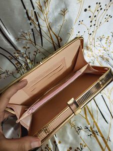 Trendy Clutch With Adjustable Handles 👝