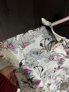 V Pretty Top