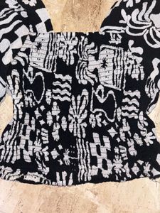 Bold &amp; stylish 🖤🤍 Black &amp; white printed top