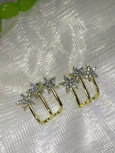 Korean Trident Earring ✨💚